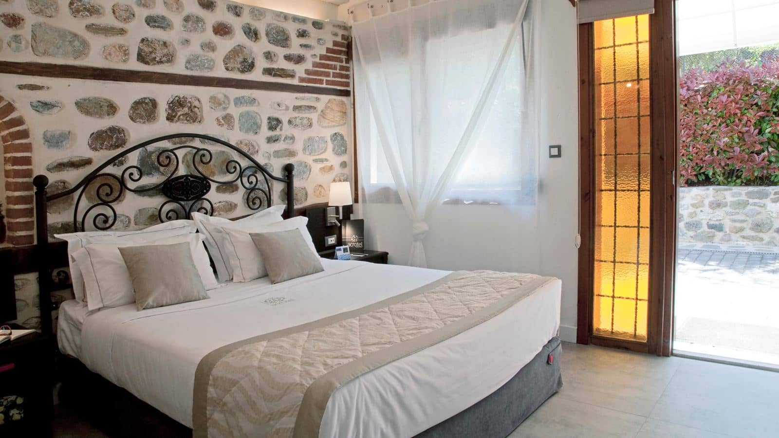 rooms-maisonette-private-pool