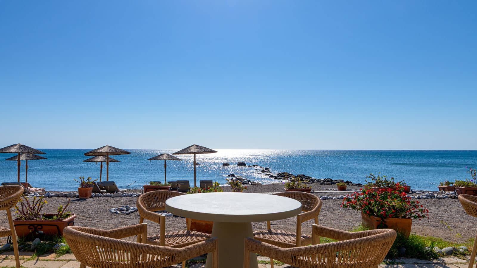 bars-akteon-beach-bar
