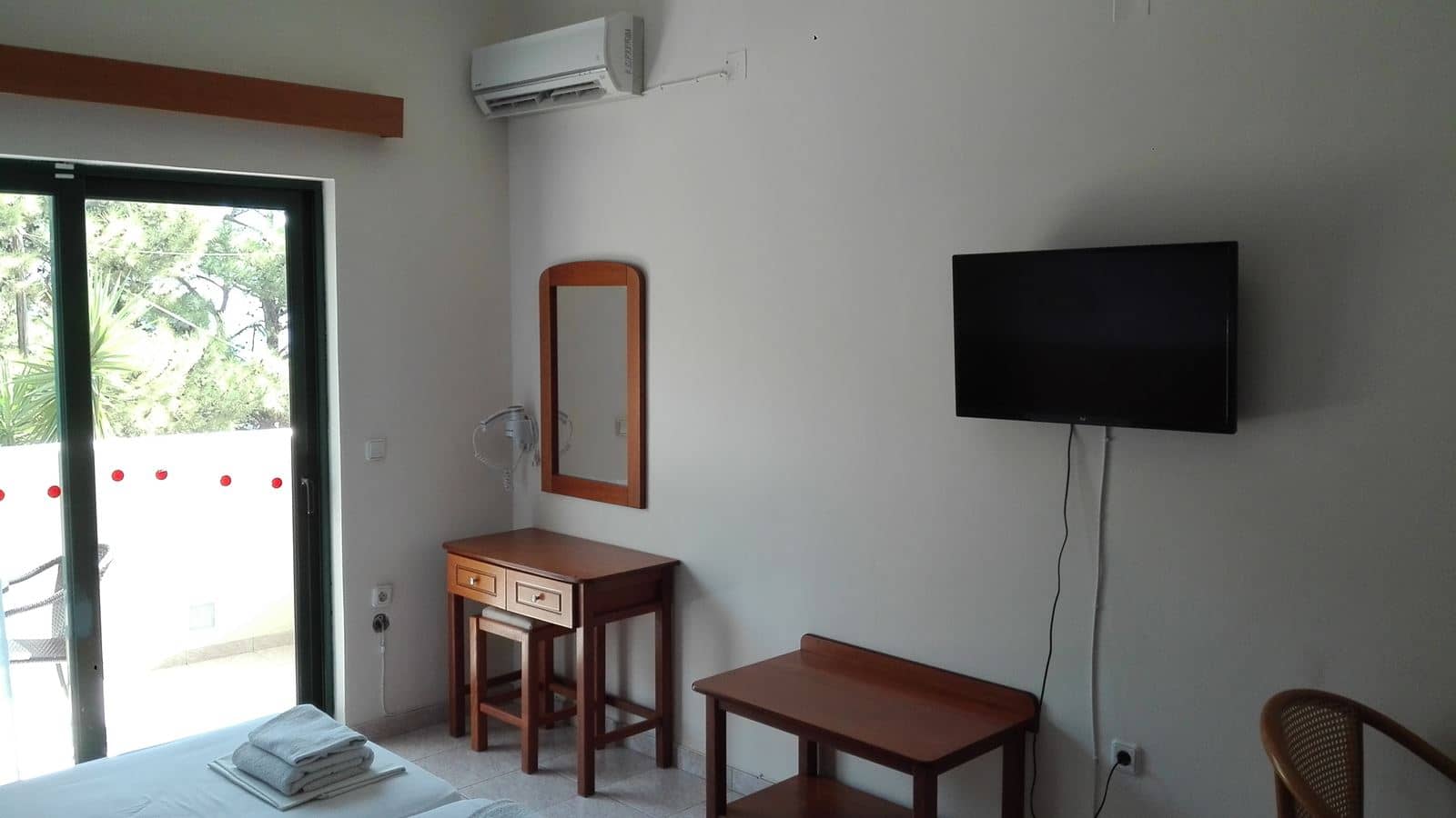 rooms-single-room