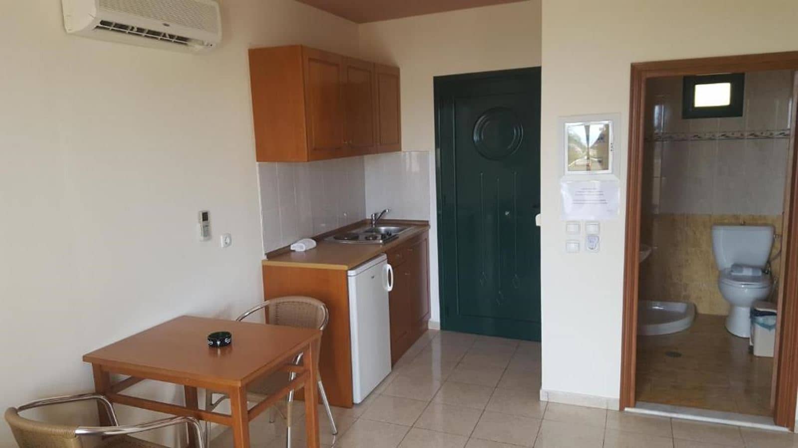 rooms-quadruple-room