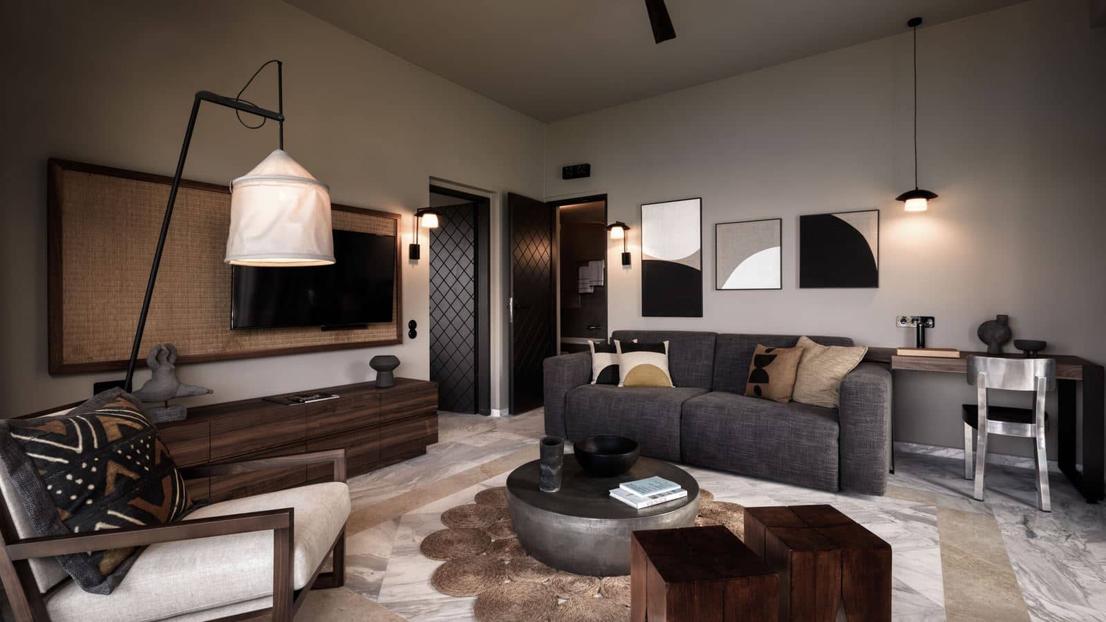 rooms-family-suite-gv-with-outdoor-jacuzzi