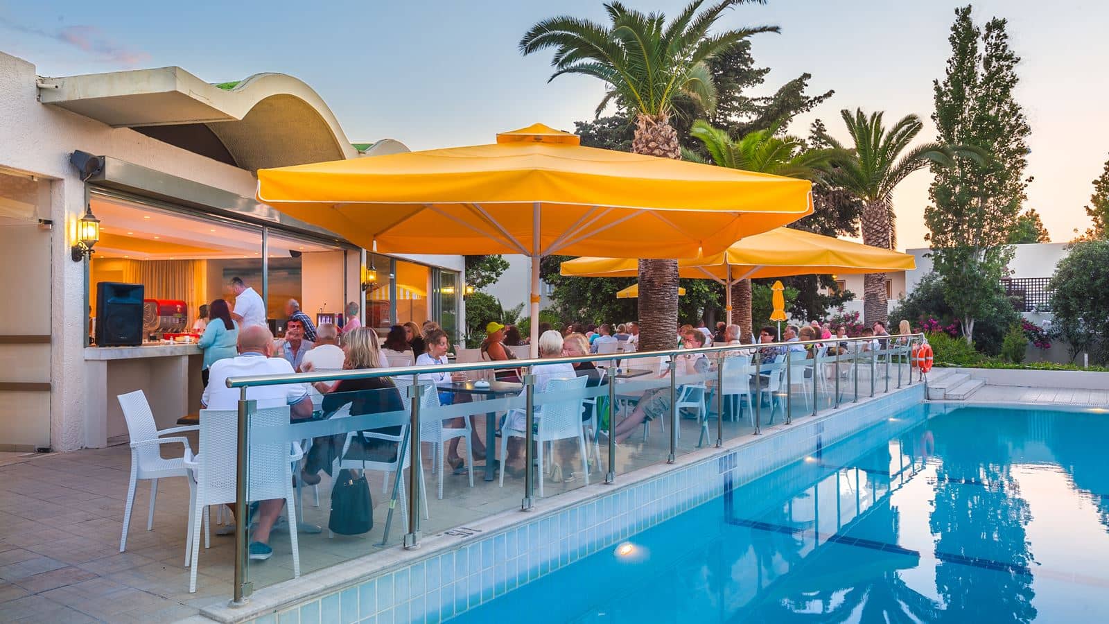 bars-apollo-bar-and-pool-bar