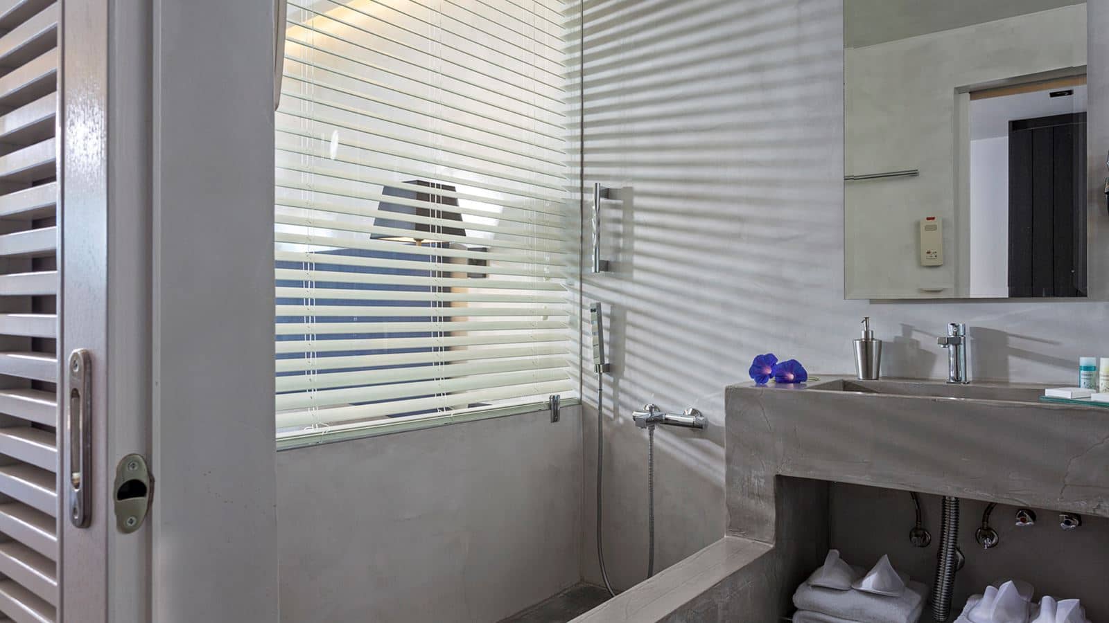 rooms-bungalow-superior-room-sea-view