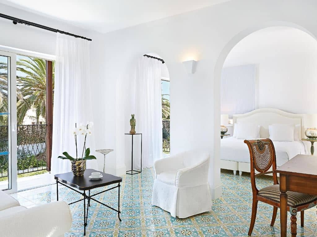 rooms-deluxe-bungalow-suite