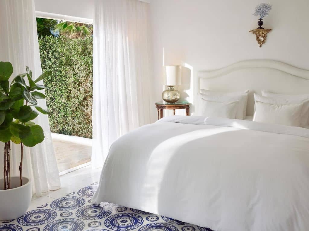 rooms-3-bedroom-beach-villa-private-pool