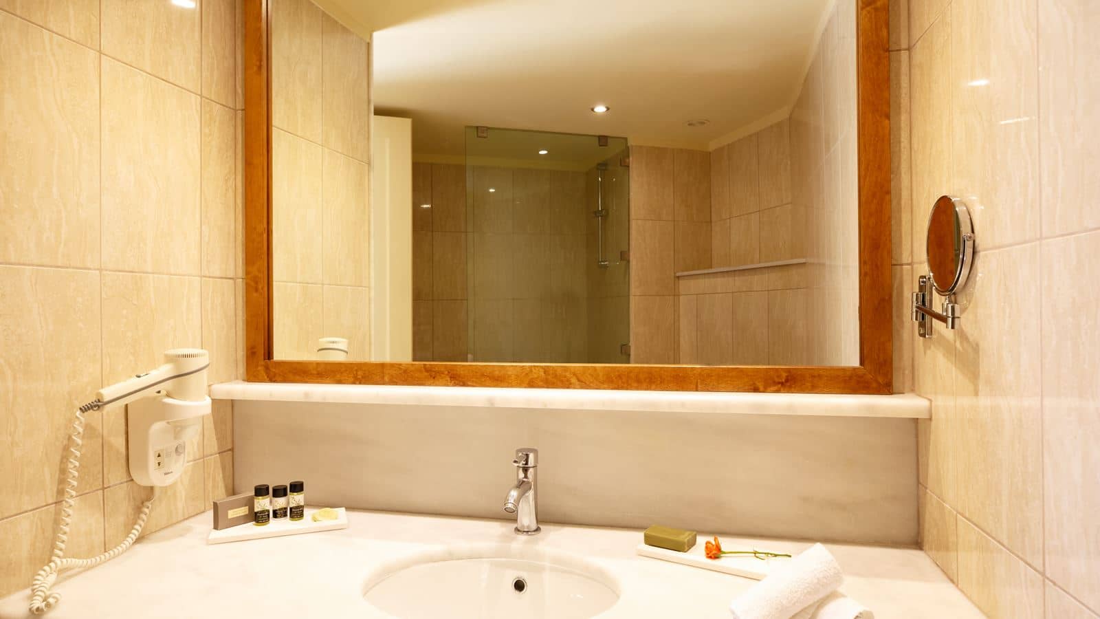 rooms-room-twindouble-sea-view