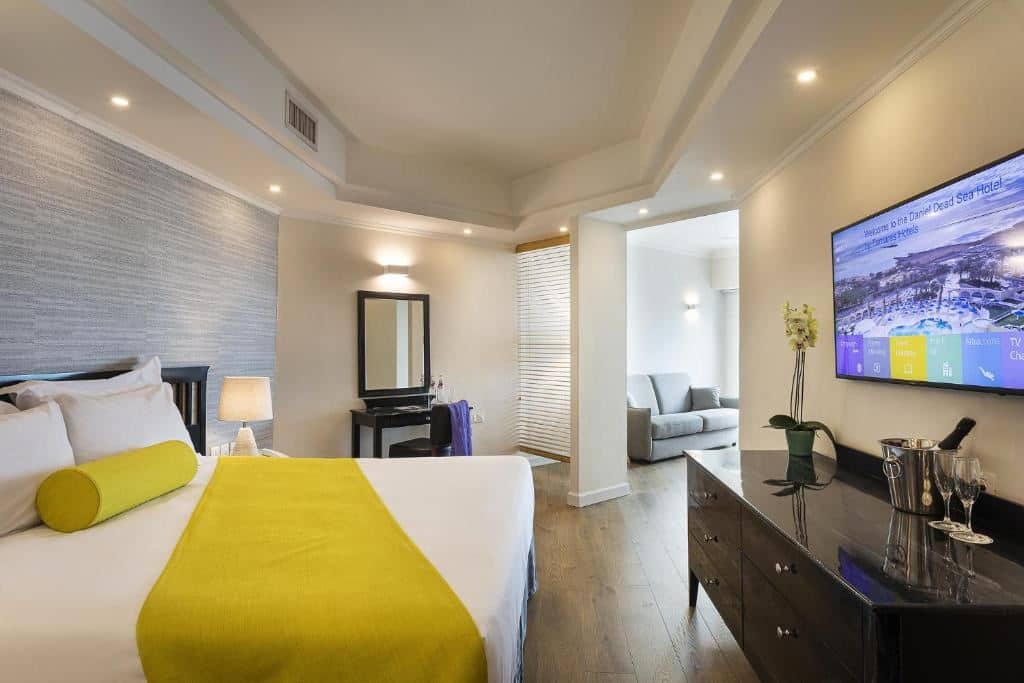 rooms-family-room