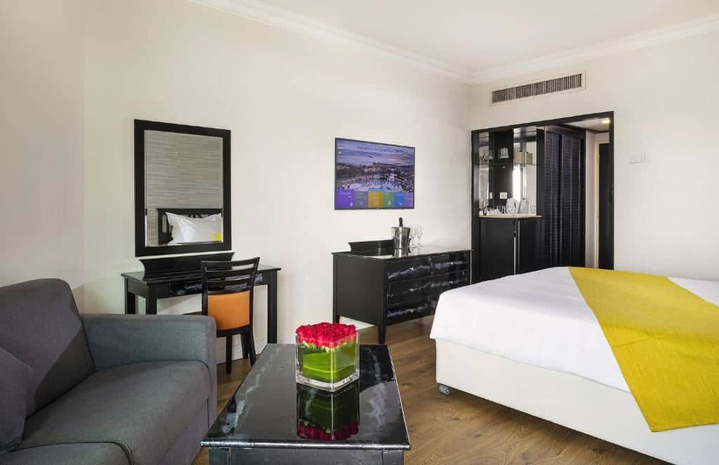 rooms-deluxe-room