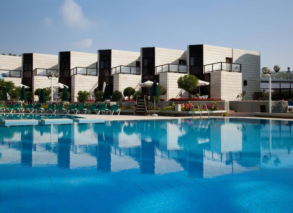 pools-outdoor-pool