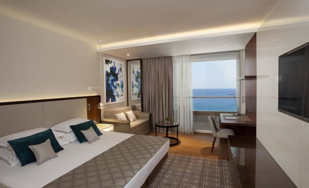 rooms-royal-room