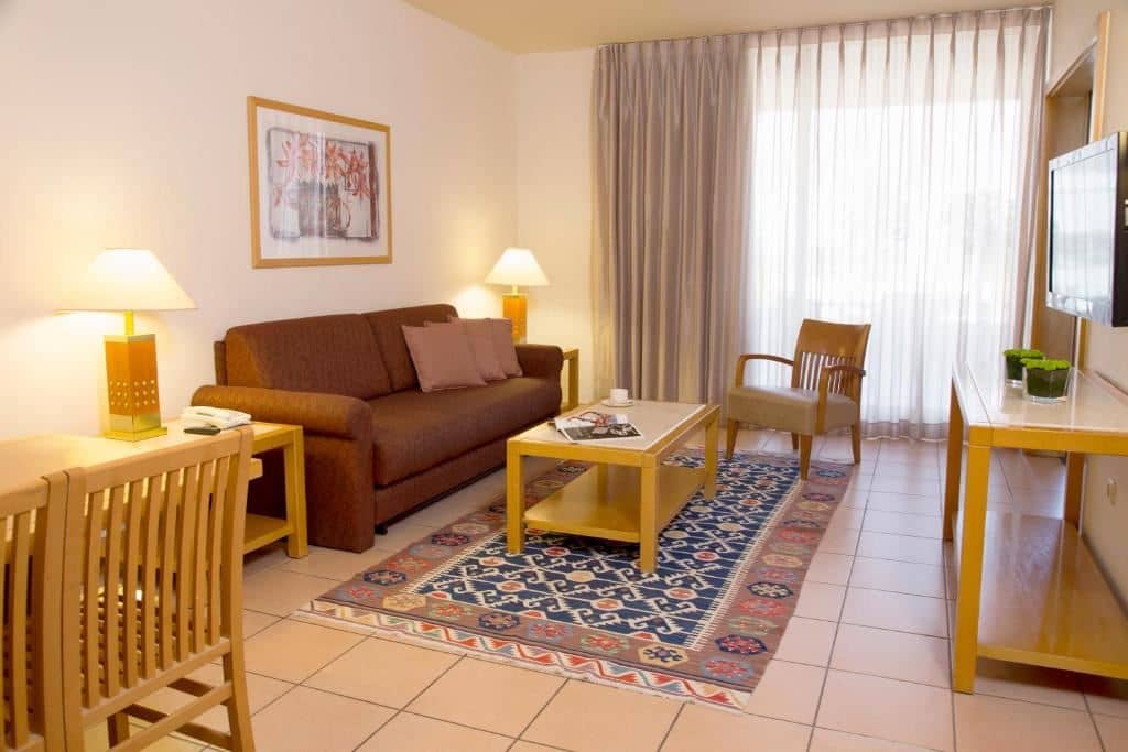 rooms-3-room-suite