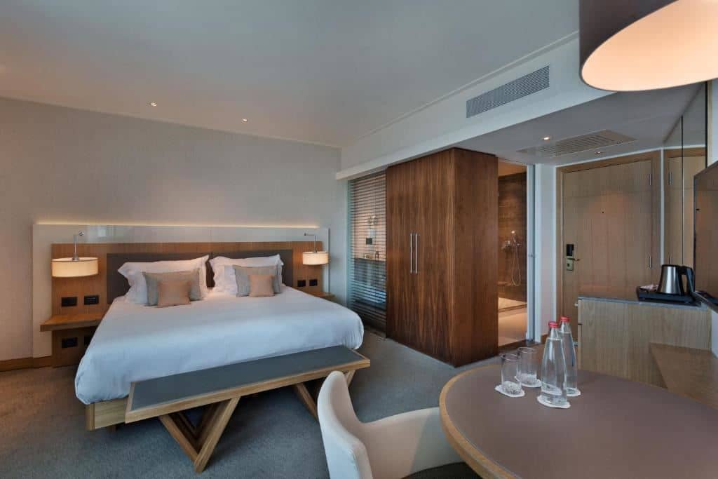 rooms-superior-room