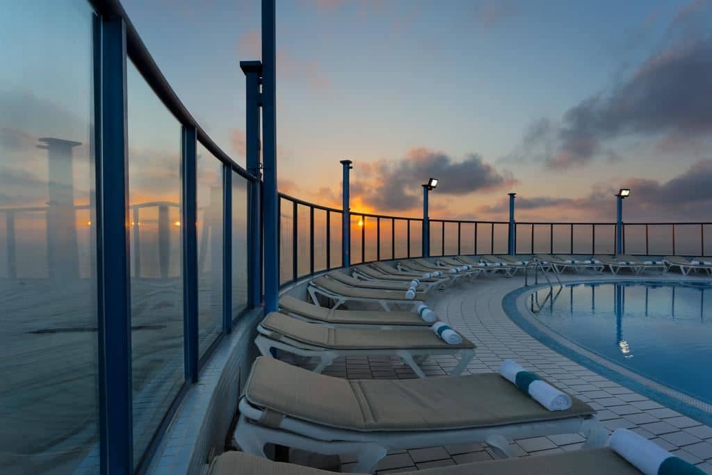 pools-outdoor-pool