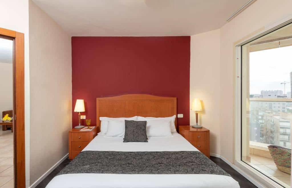 rooms-deluxe-suite