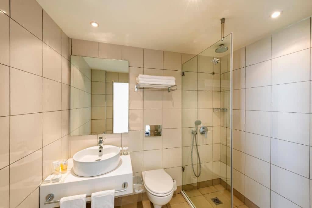rooms-family-garden-room