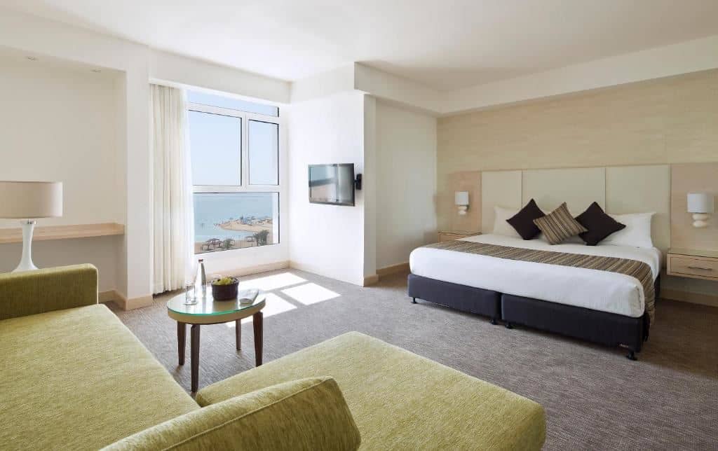 rooms-family-room