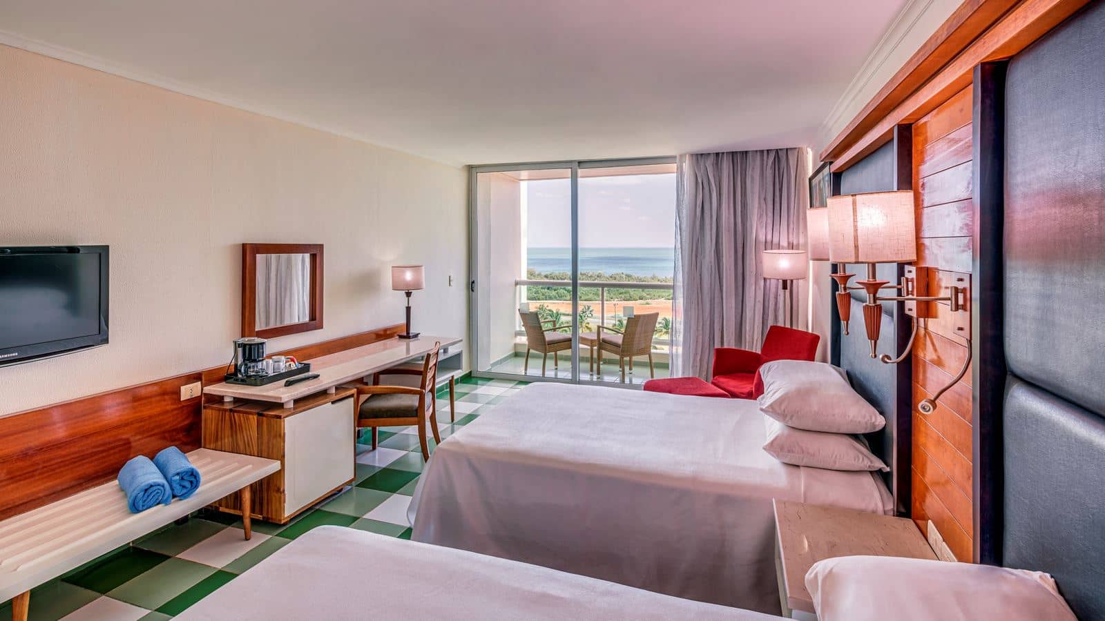 rooms-superior-room