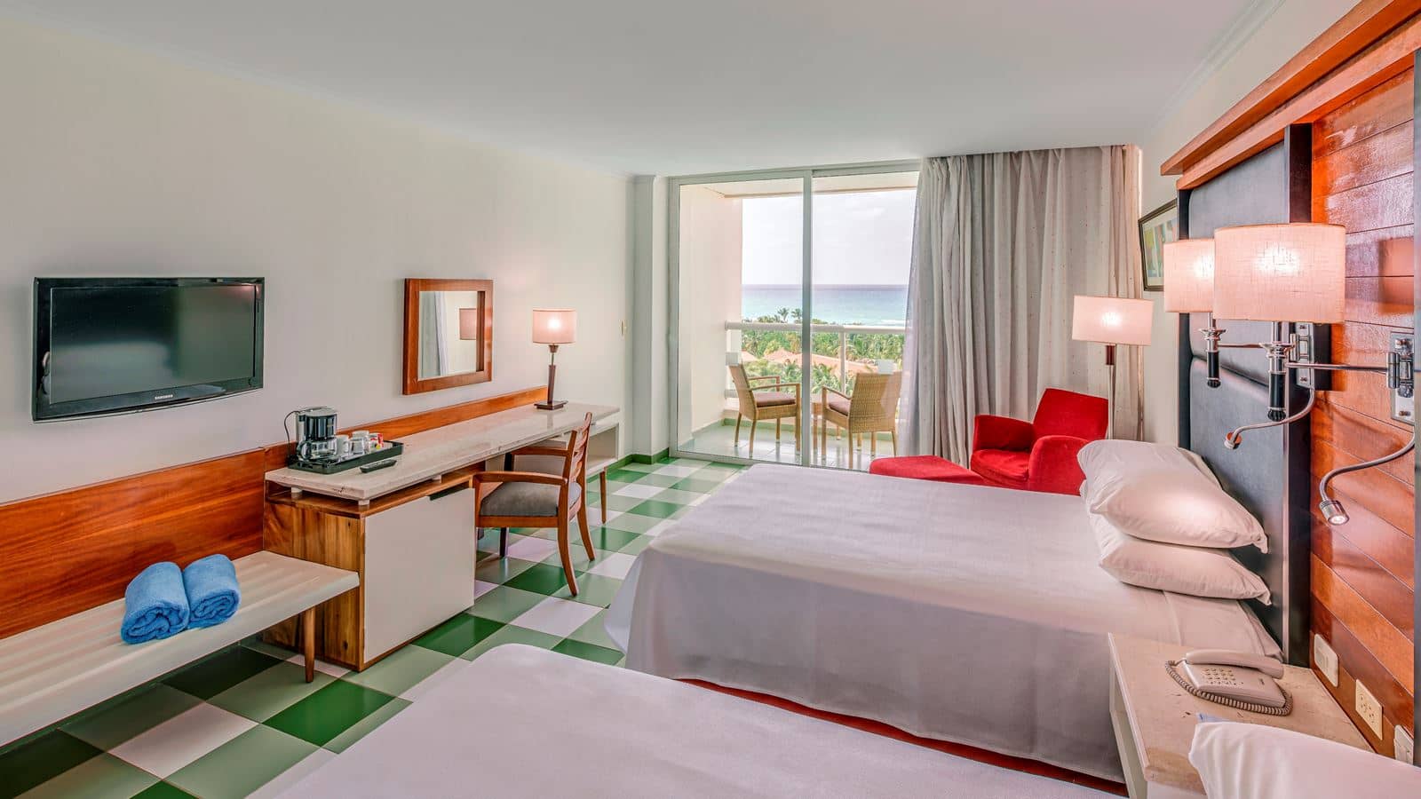 rooms-superior-room