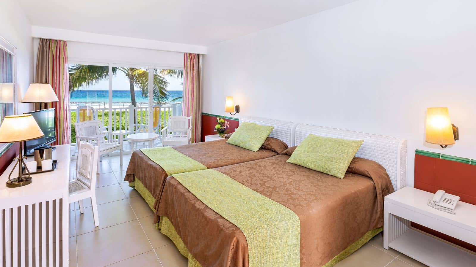 rooms-tryp-room-sea-view