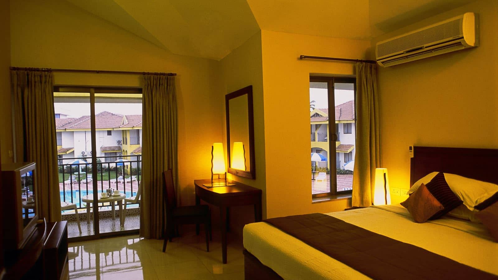 rooms-deluxe-room