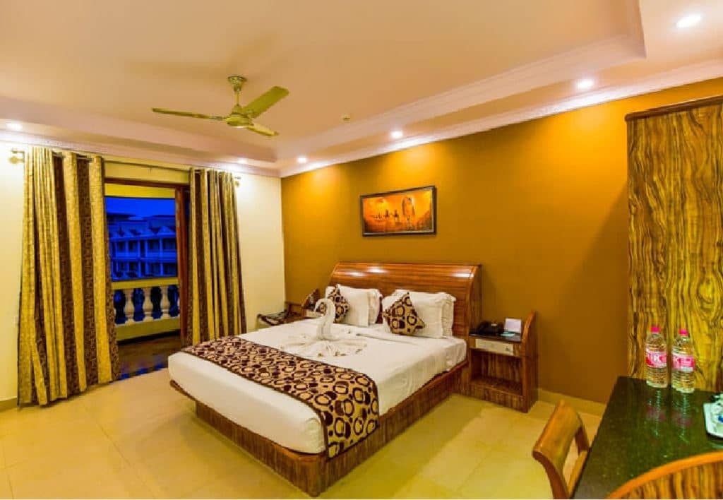 rooms-deluxe-room