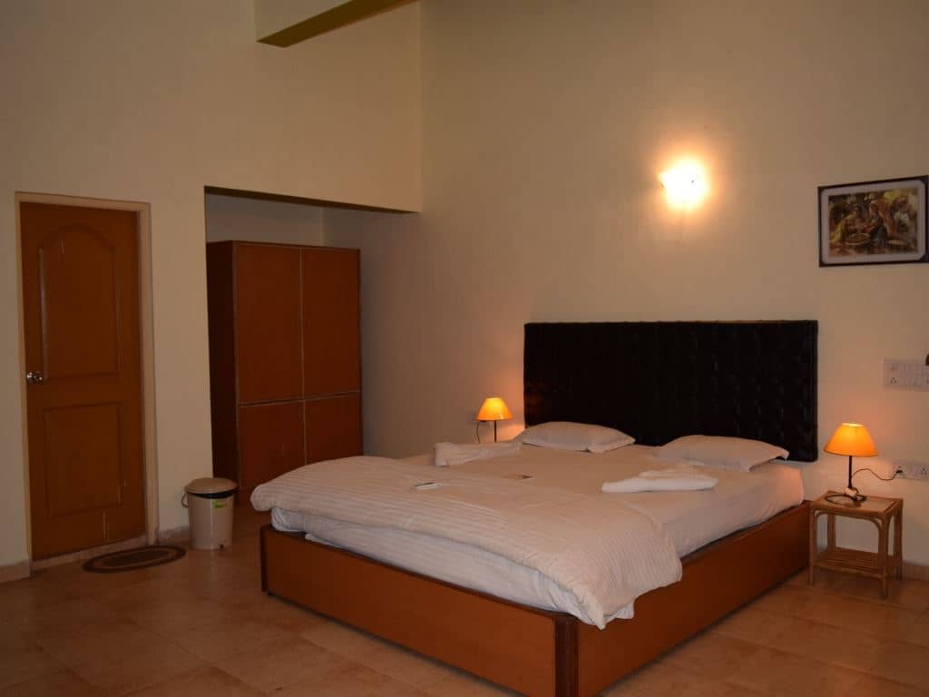 rooms-standard-ac-room