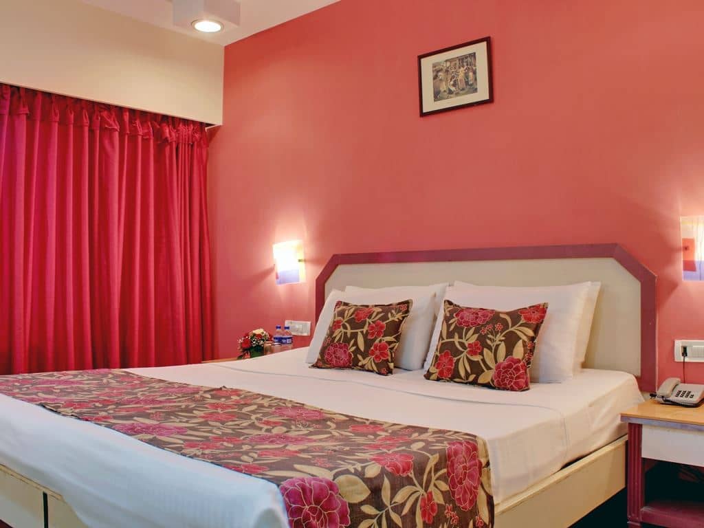 rooms-deluxe-room