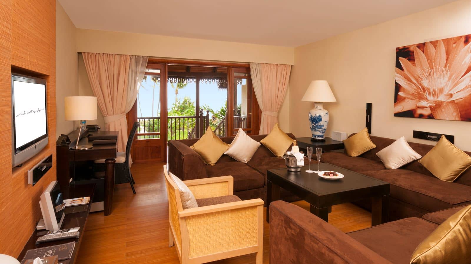rooms-opera-suite