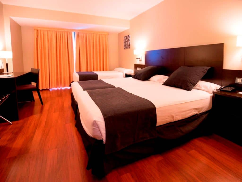 rooms-triple-room