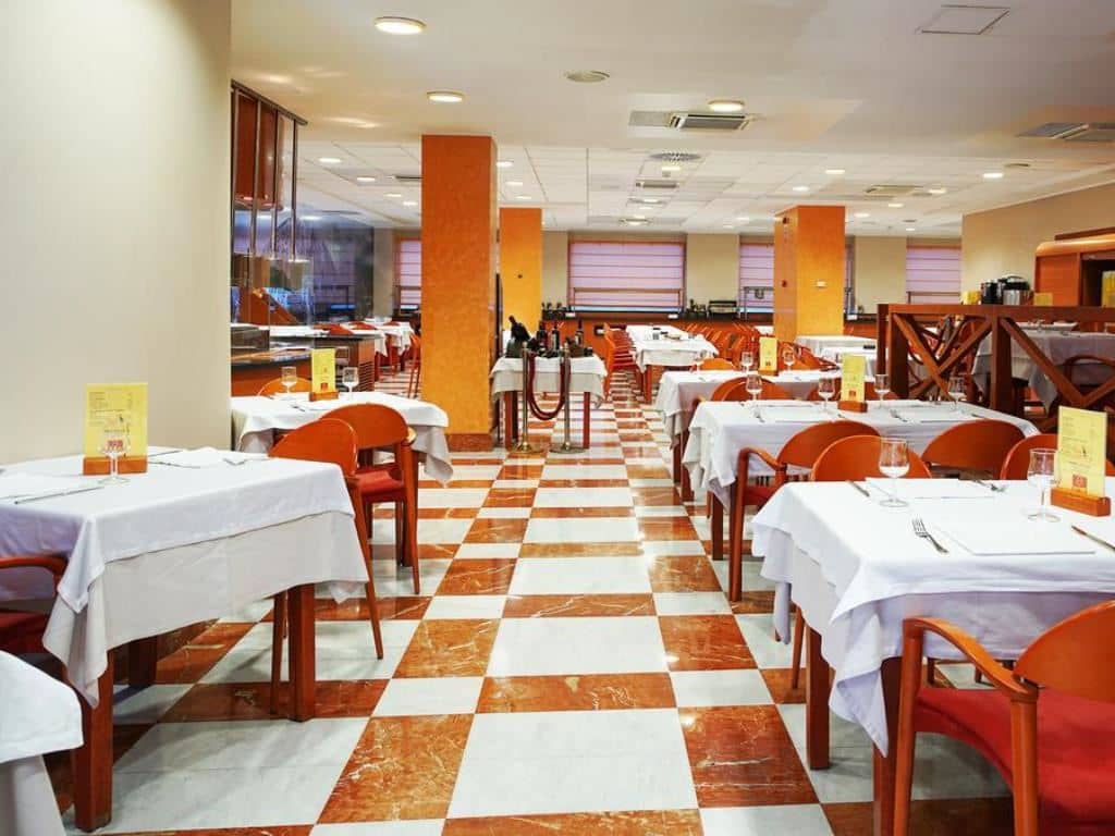 restaurants-restaurant