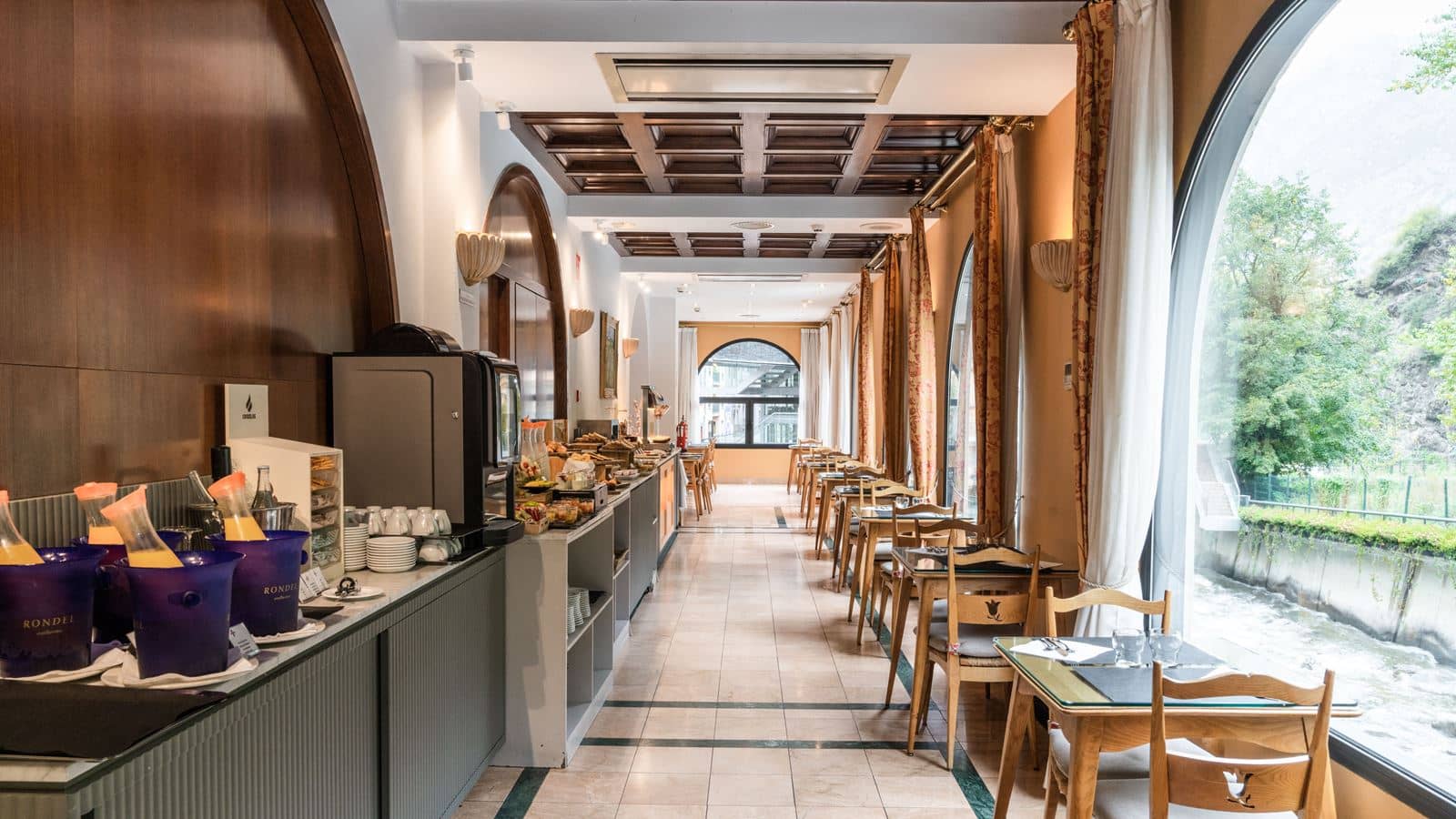restaurants-restaurants