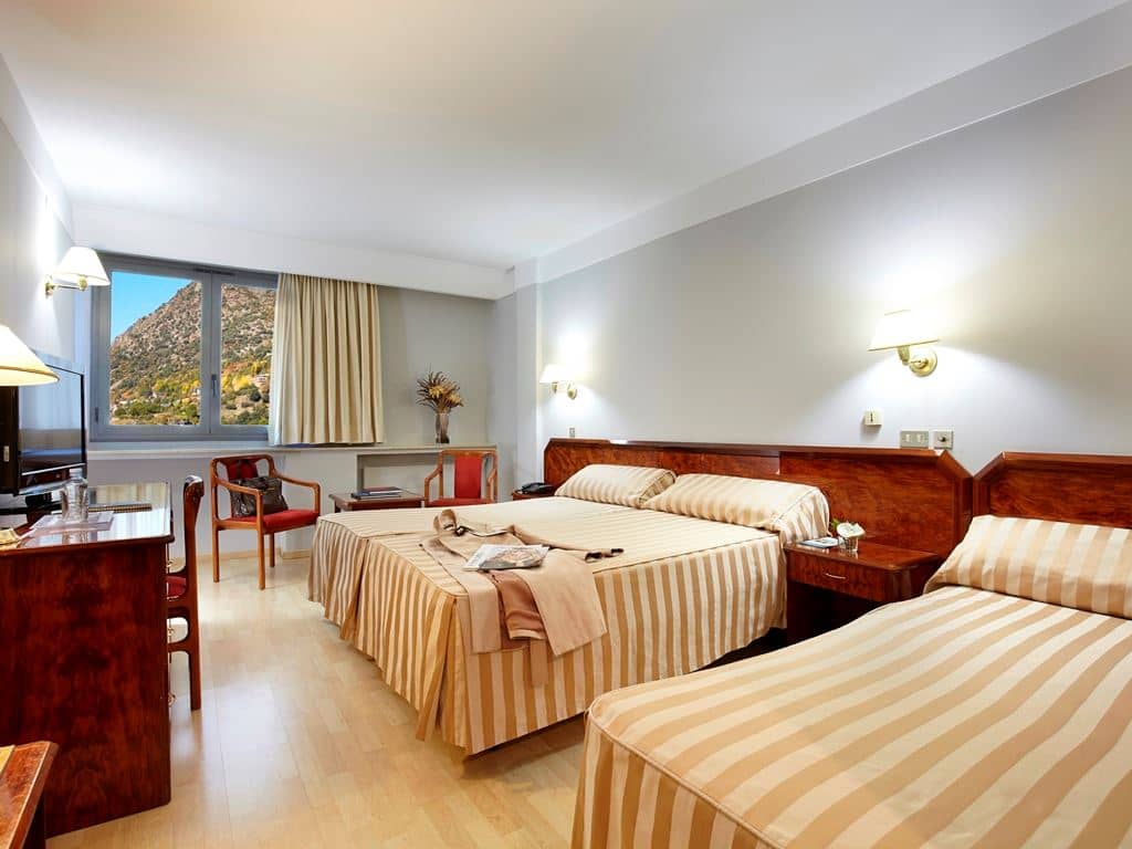 rooms-triple-room