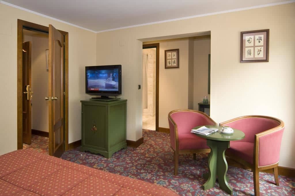 rooms-triple-room