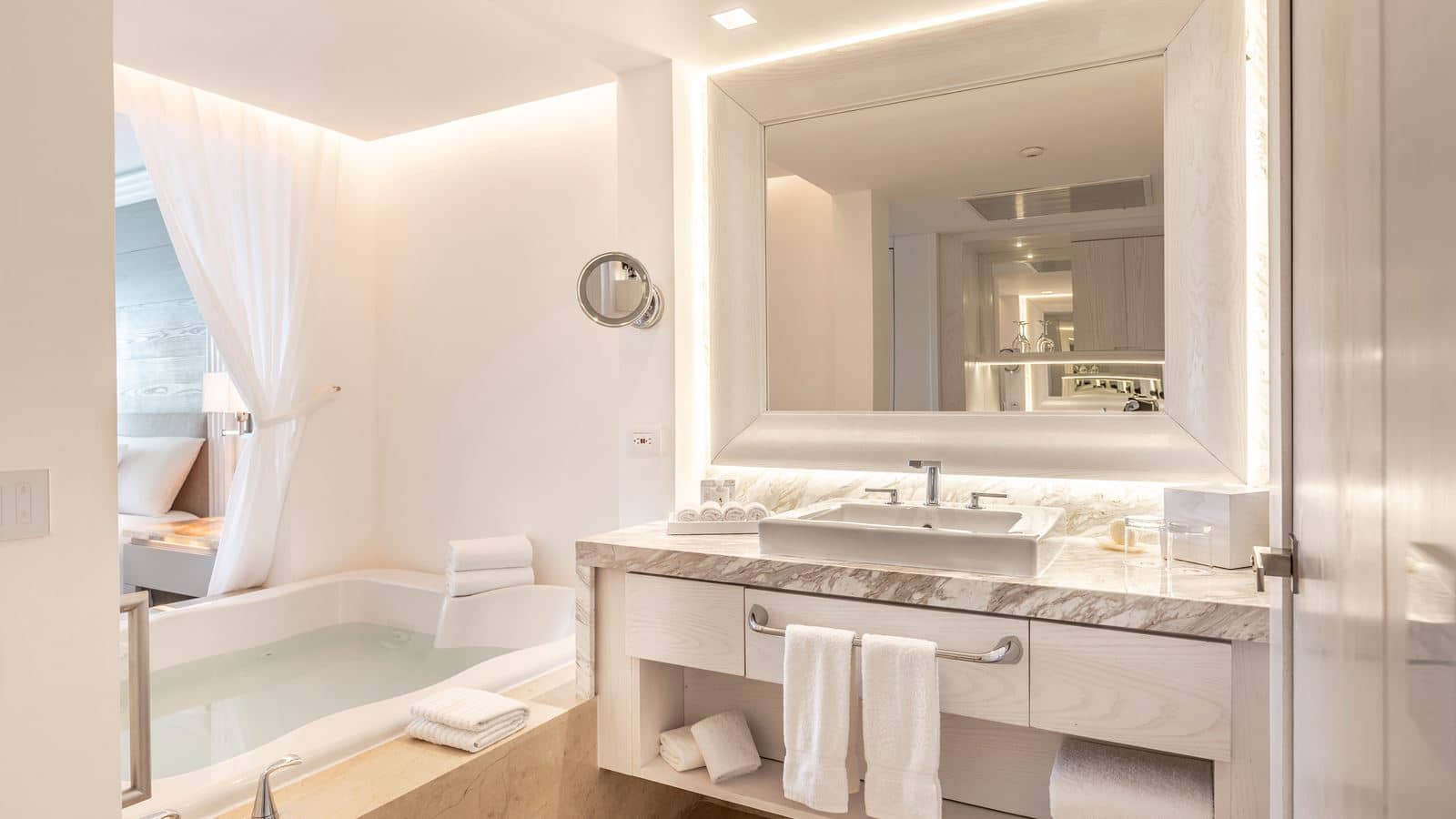rooms-royale-deluxe--lagoon-view