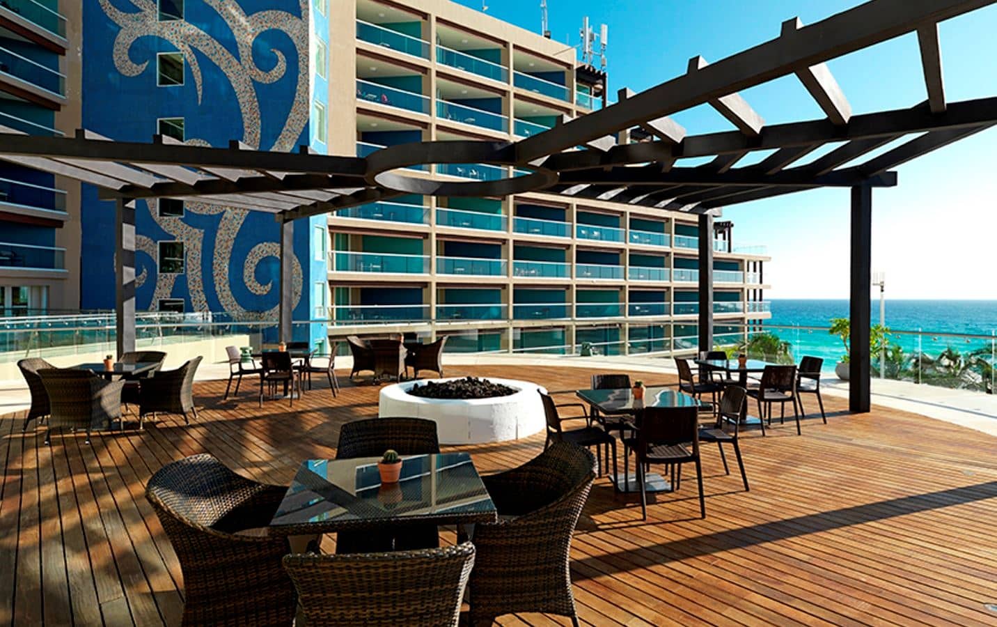 bars-float-pool-bar