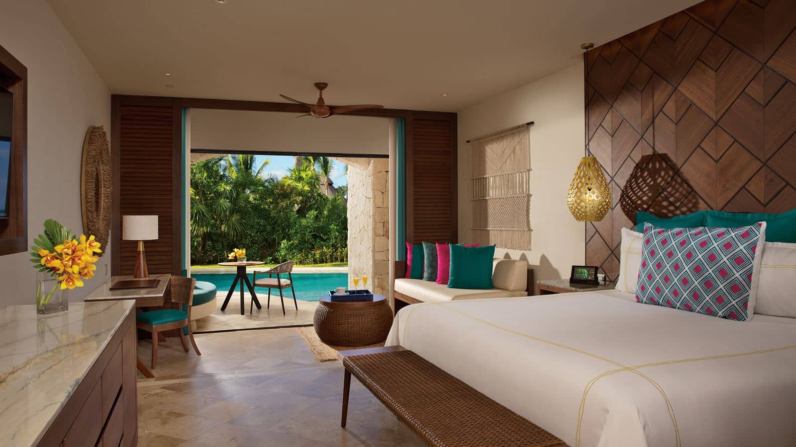 rooms-junior-suite-swim-out