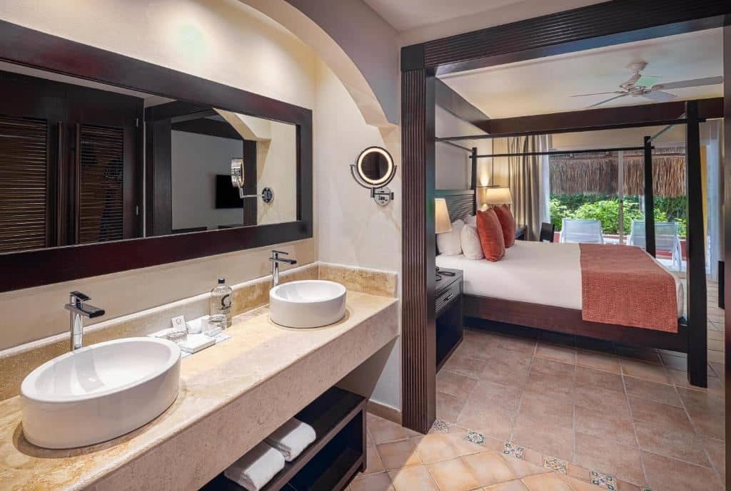 rooms-privileged-romance