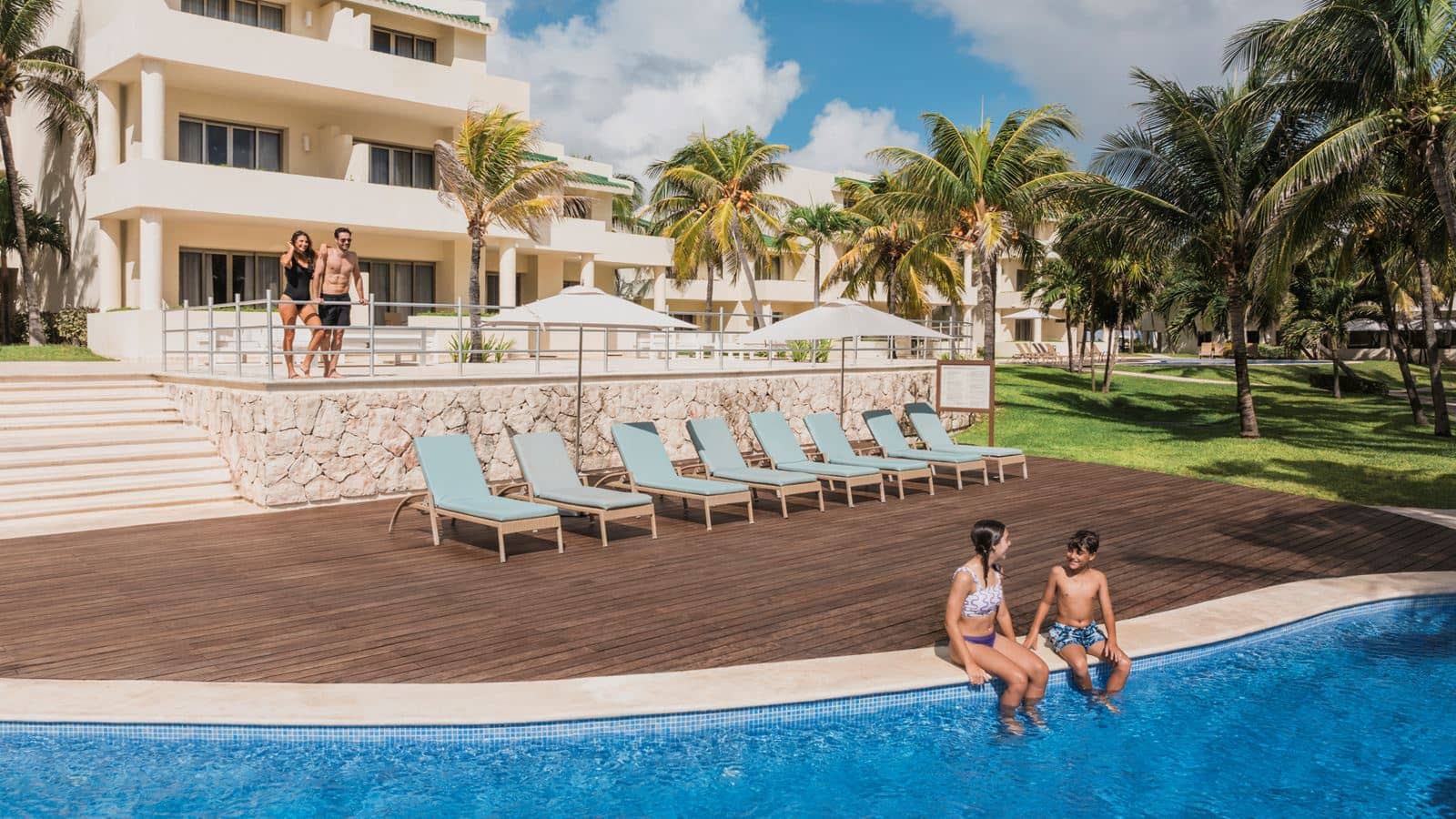 rooms-villa-poolside