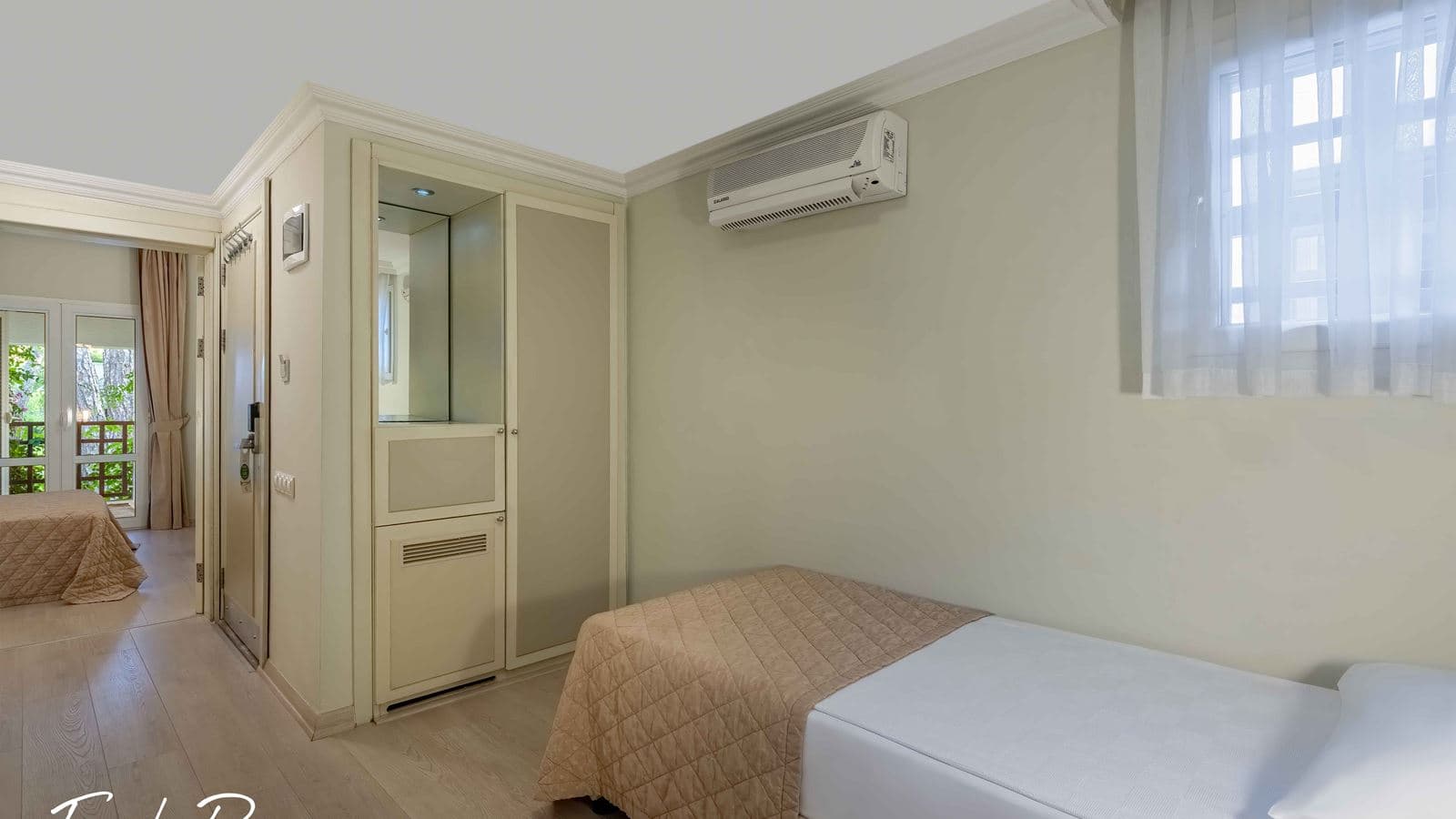 rooms-family-room
