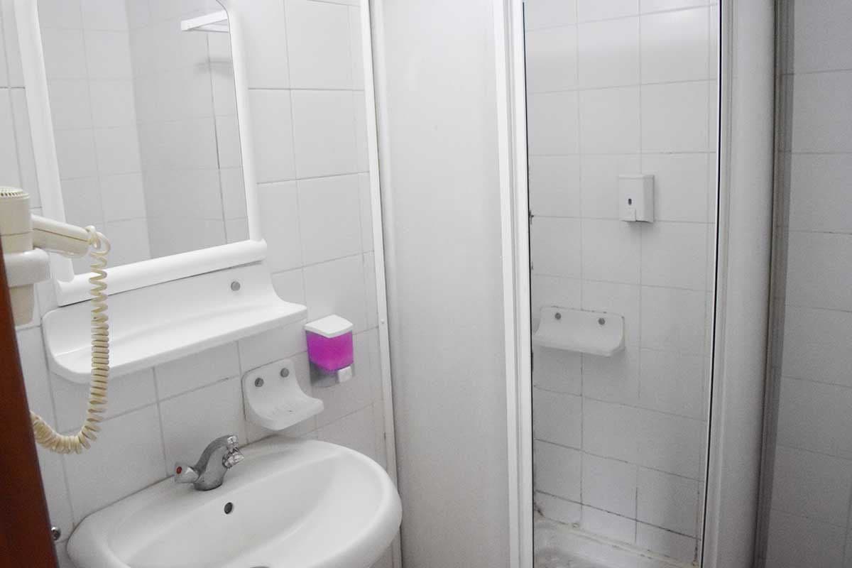 rooms-standard-room