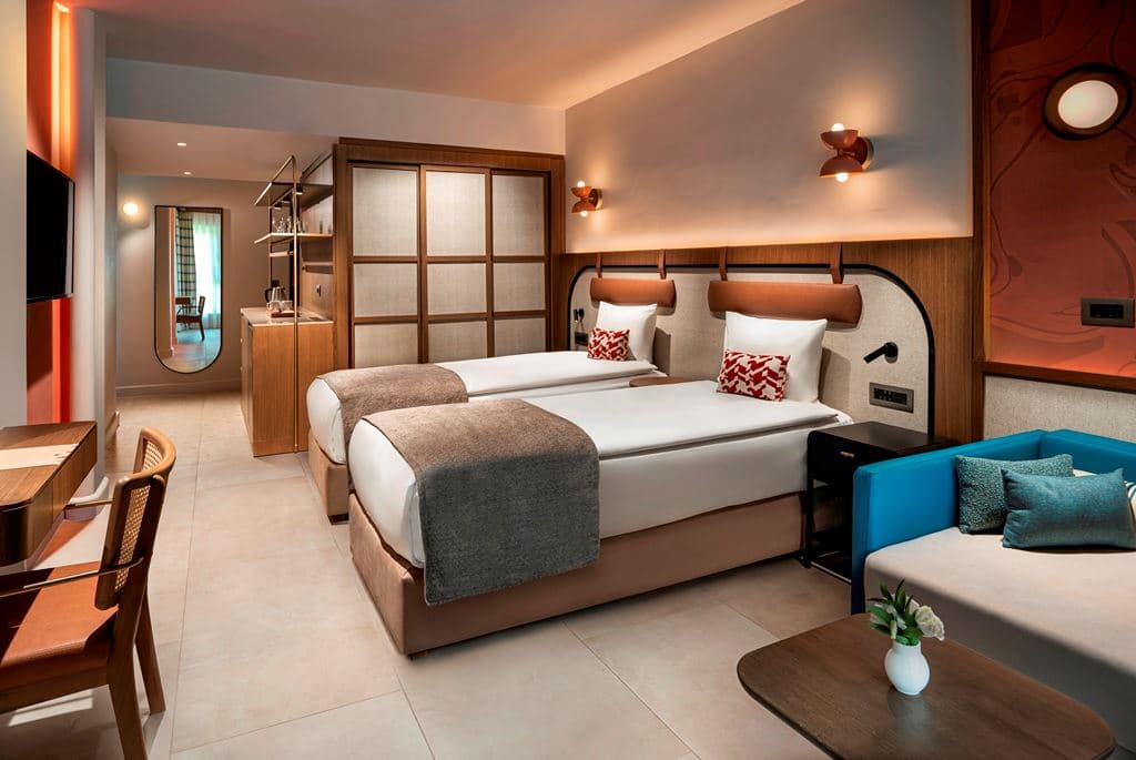 rooms-deluxe-family-room-land-side-type-4d