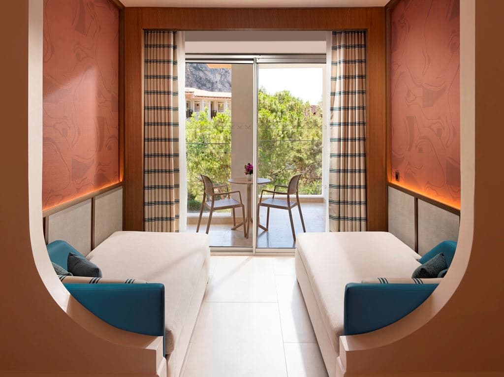 rooms-deluxe-large-side-sea-view-type-2ad