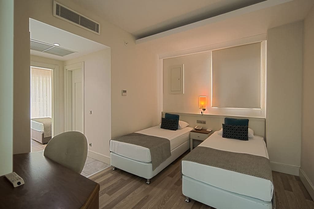 rooms-family-room