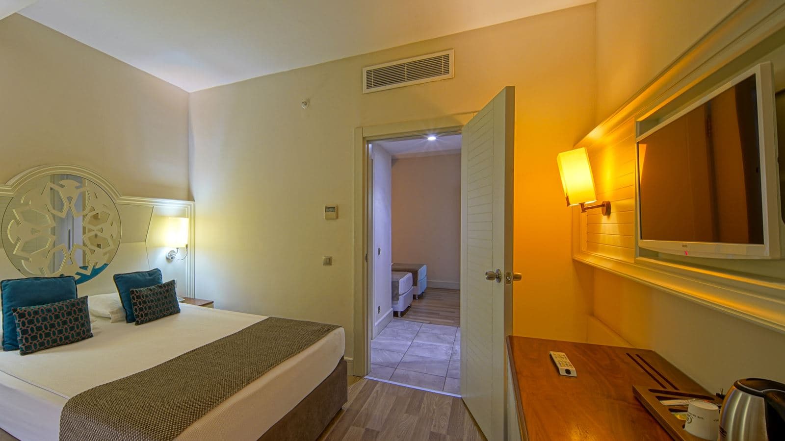 rooms-family-room