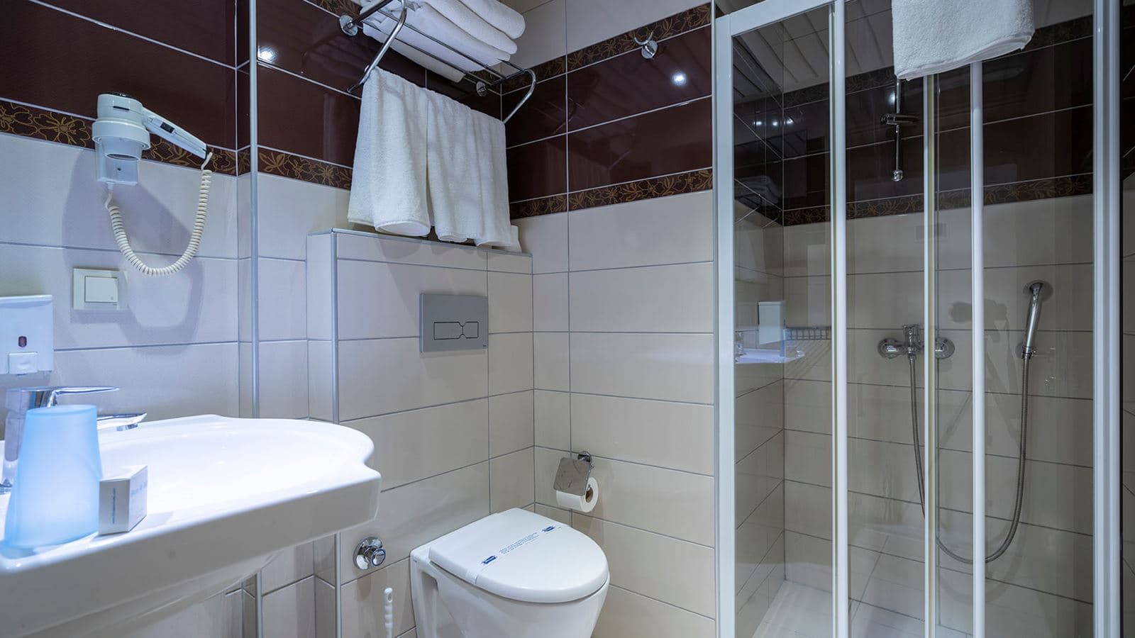 rooms-family-room
