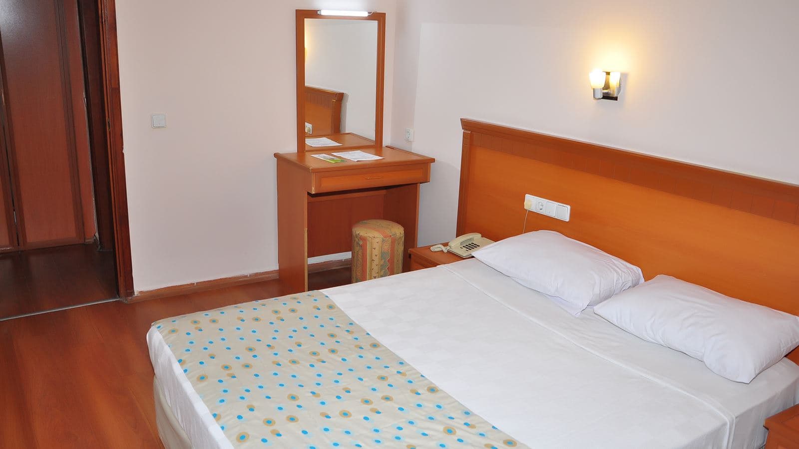 rooms-standard-room
