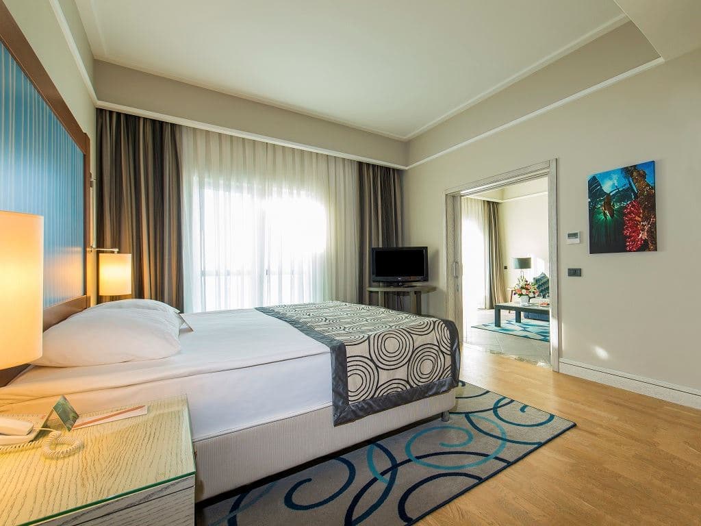 rooms-sunset-suite
