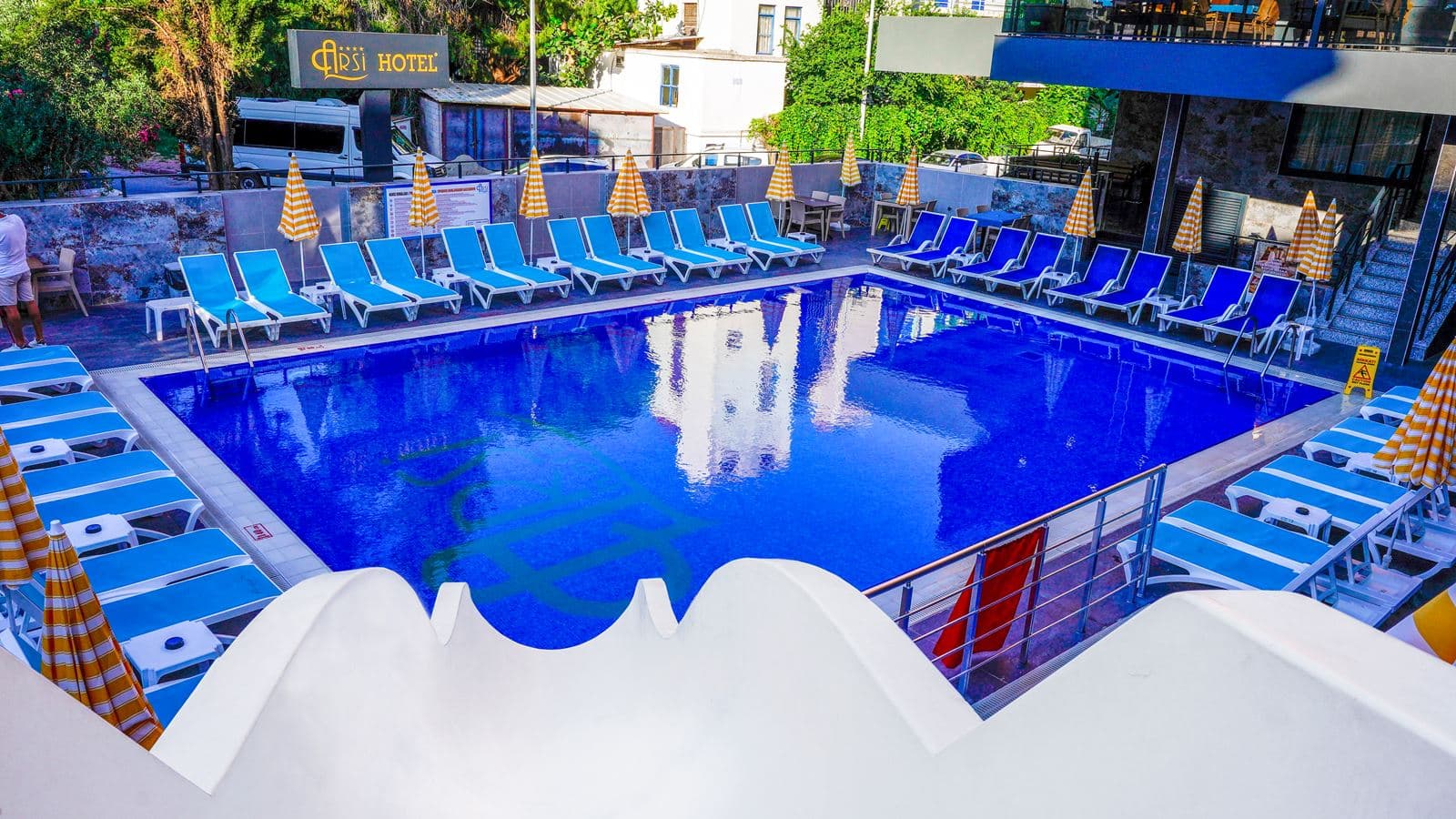 pools-outdoor-pool