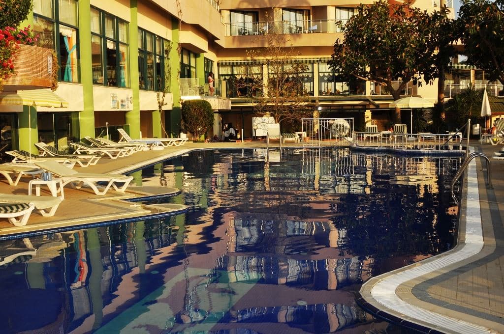 pools-outdoor-pool