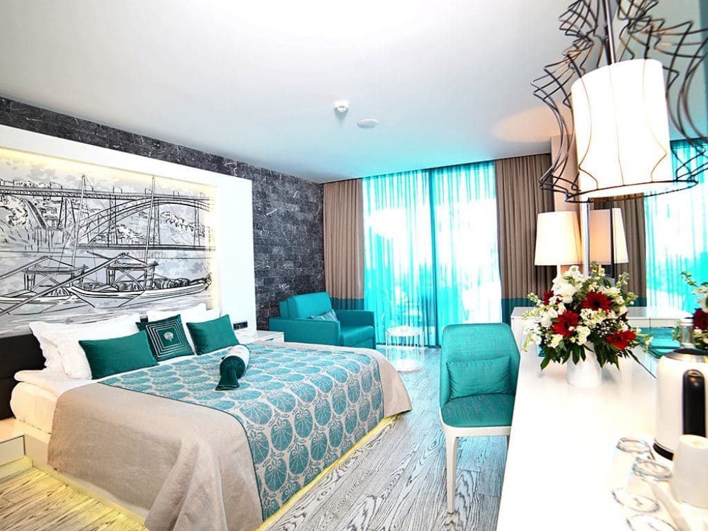 rooms-deluxe-sueno-suite-room-sea-view-swim-up